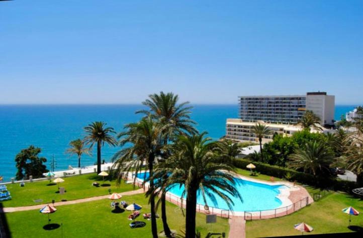 Torre De La Roca Industrial69 Apartment Torremolinos Exterior photo